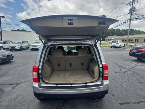 Used 2016 Jeep Patriot High Altitude FWD image 16