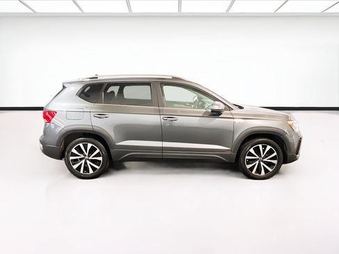 Used 2023 Volkswagen Taos SE w/ Panoramic Sunroof Package AWD/4WD image 24