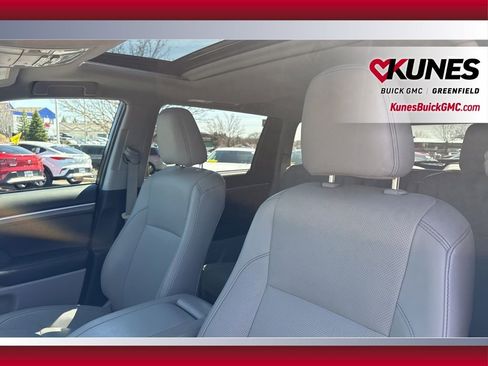 Used 2019 Toyota Highlander Limited image 17