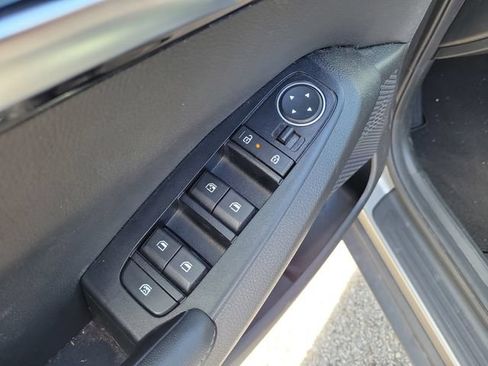 Used 2025 Kia Seltos S FWD image 17