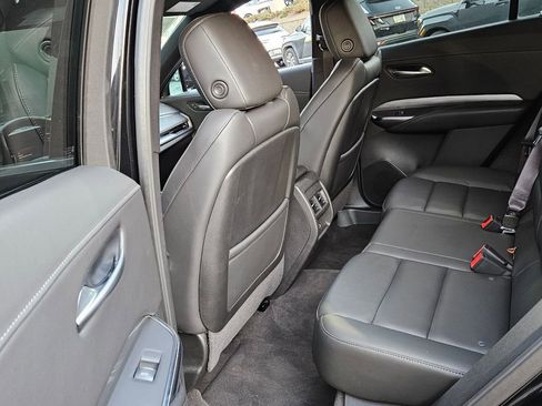 Used 2025 Cadillac XT4 Premium Luxury image 12