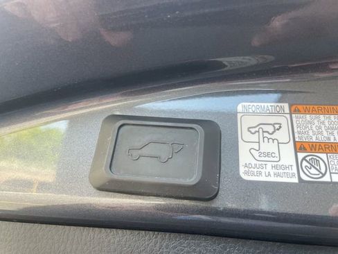 Used 2018 Toyota RAV4 XLE AWD/4WD image 62