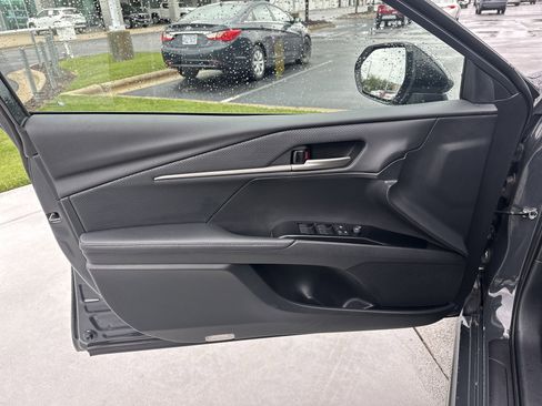 Used 2025 Toyota Camry XSE FWD image 14