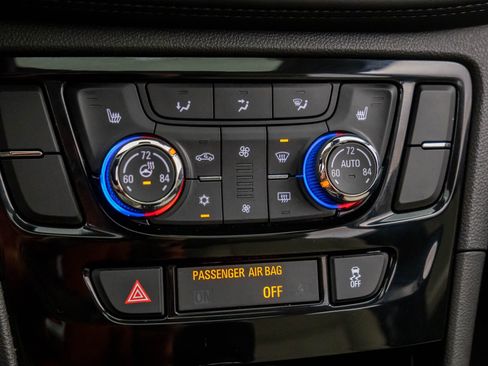 Used 2019 Buick Encore Essence image 21