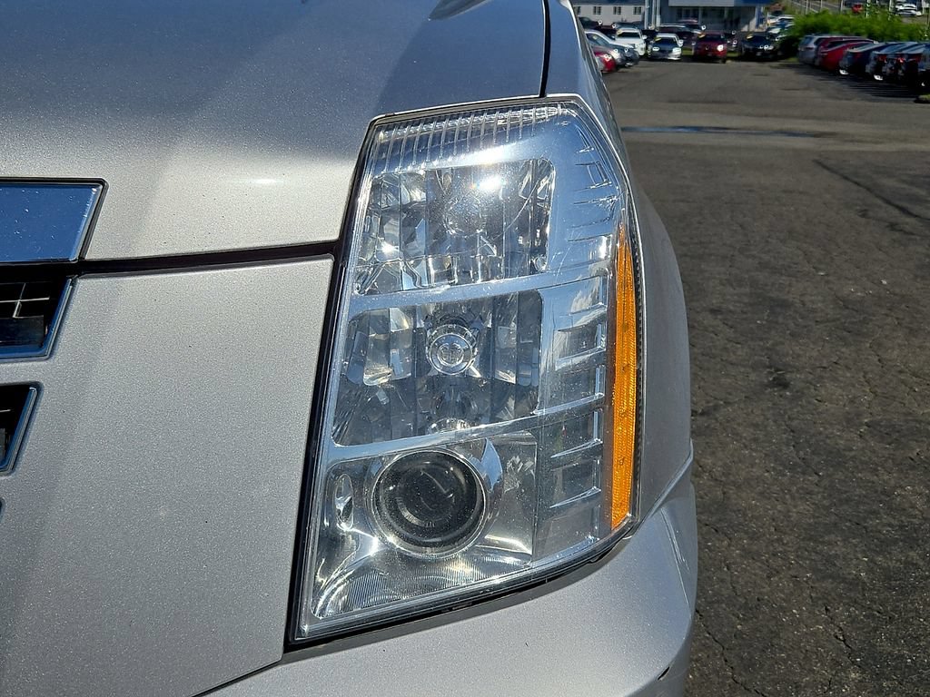 Used 2014 Cadillac Escalade Luxury RWD image 10
