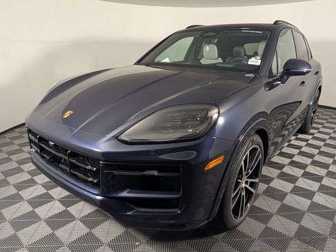 New 2026 Porsche Cayenne GTS AWD/4WD image 1