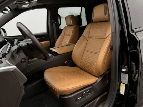 Used 2021 Cadillac Escalade Sport w/ Driver Assist Tech Package AWD/4WD image 9