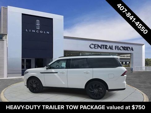 New 2026 Lincoln Navigator Reserve w/ Jet Appearance Package AWD/4WD image 4
