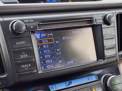 Used 2013 Toyota RAV4 XLE image 22