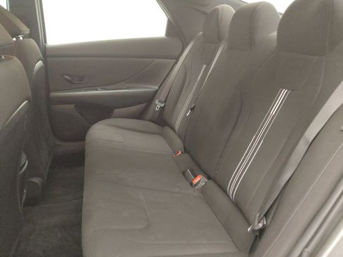 Used 2025 Hyundai Elantra Sport FWD image 18