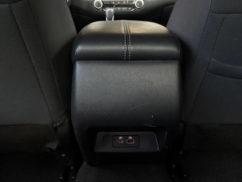 Used 2025 Nissan Altima 2.5 SV FWD image 13