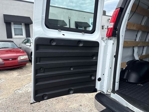 Used 2024 GMC Savana 2500 w/ Driver Convenience Package RWD image 21