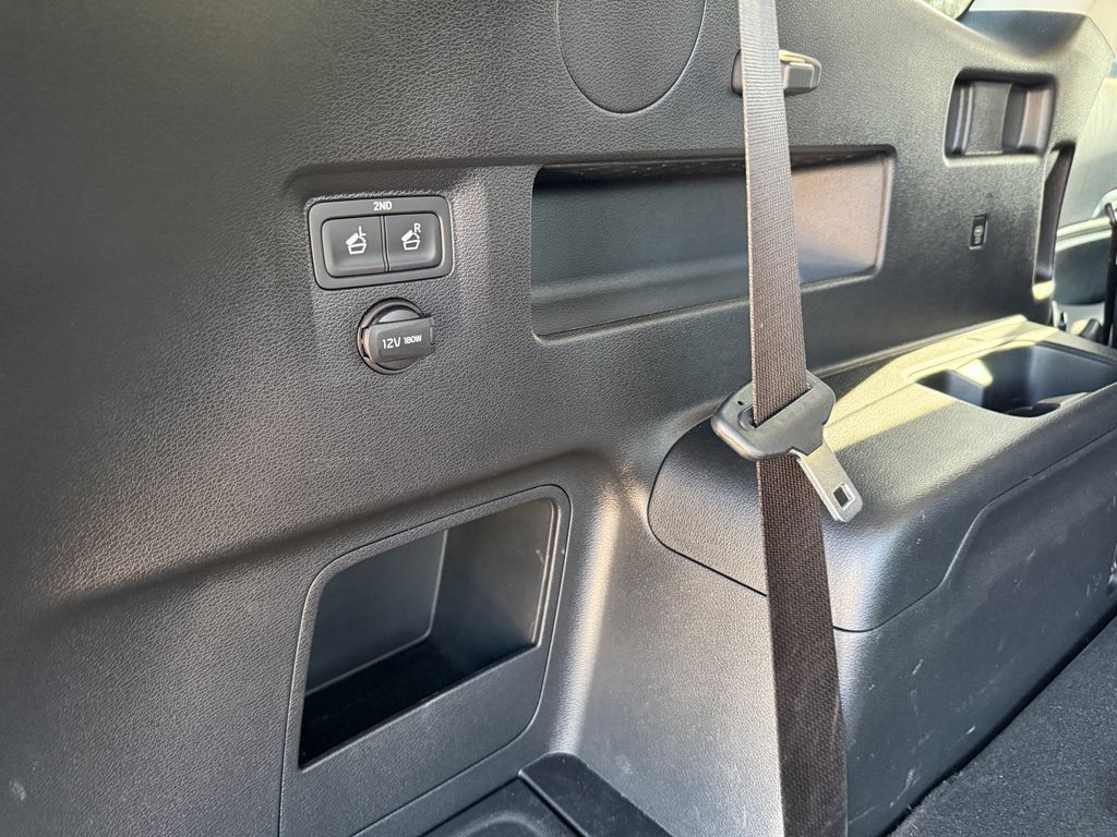 Used 2023 Kia Telluride LX AWD/4WD image 11