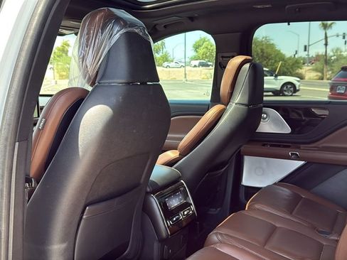 Used 2022 Lincoln Aviator Reserve w/ Equipment Group 201A AWD/4WD image 23