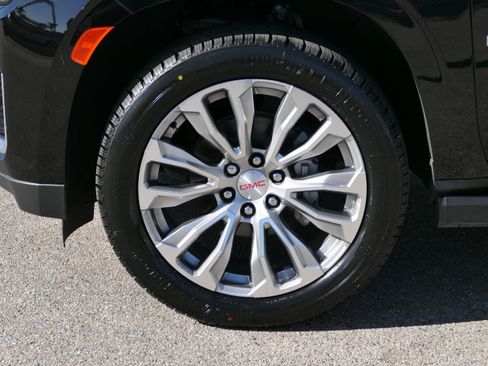 Used 2023 GMC Yukon Denali AWD/4WD image 10