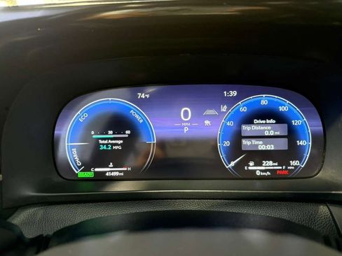 Used 2024 Toyota Crown Limited image 15