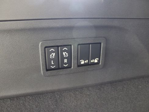 New 2025 Cadillac Escalade IQ Luxury 2 image 33