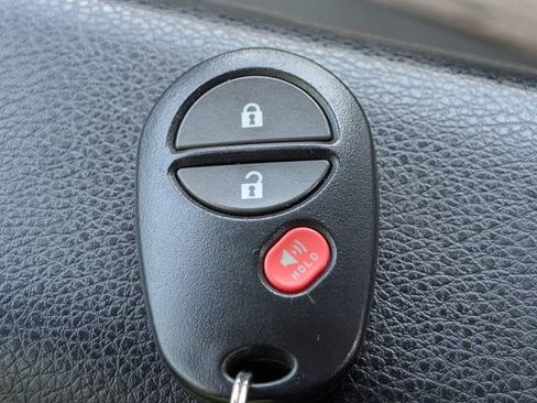 Used 2016 Toyota Tundra SR5 w/ TRD Off Road Package image 27