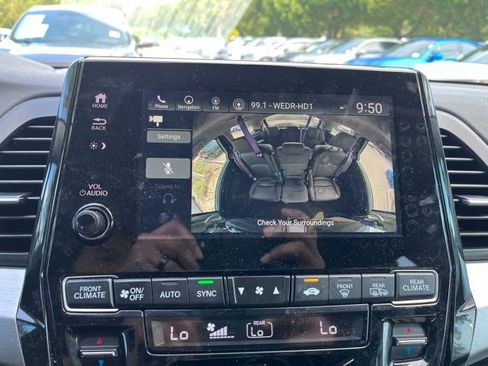 Used 2024 Honda Odyssey Touring image 13