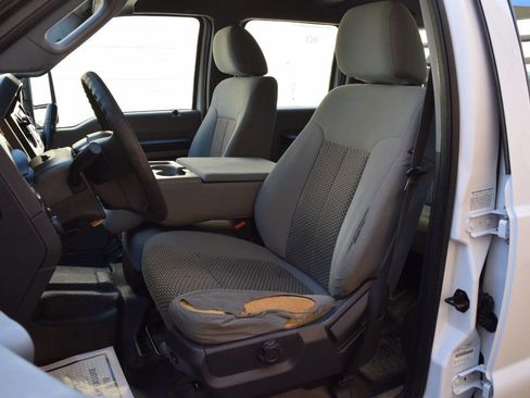 Used 2014 Ford F550 4x4 Crew Cab Super Duty image 11