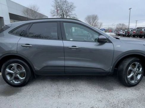 Used 2025 Ford Escape ST-Line Select image 9
