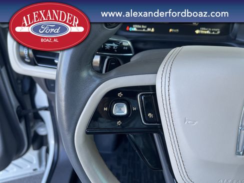 Used 2022 Lincoln Aviator Reserve w/ Equipment Group 201A image 28