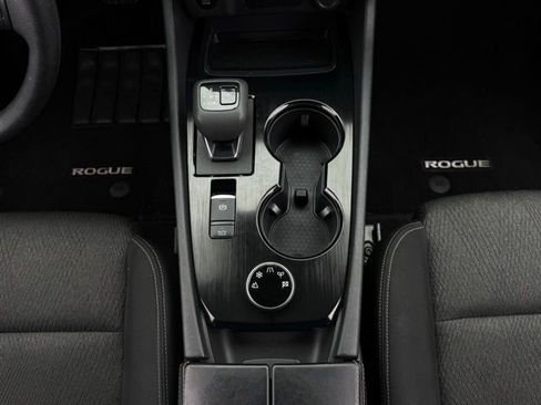 Used 2024 Nissan Rogue SV image 26