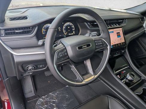 New 2025 Jeep Grand Cherokee Limited w/ Black Appearance Package image 3