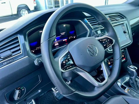 Used 2022 Volkswagen Tiguan SE R-Line AWD/4WD image 15