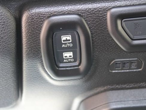 Used 2021 Jeep Wrangler Unlimited Rubicon AWD/4WD image 41
