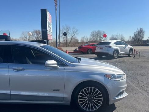 Used 2018 Ford Fusion Energi SE image 4