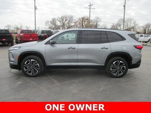 Certified 2025 Buick Enclave Sport Touring w/ Power Package image 9