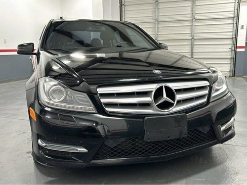 Used 2013 Mercedes-Benz C 250 Sedan image 4