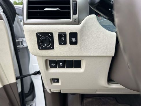 Used 2017 Lexus GX 460 Premium w/ Premium Package AWD/4WD image 22