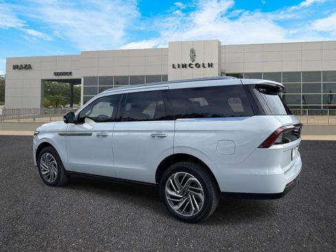 New 2025 Lincoln Navigator Reserve image 5