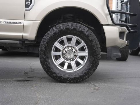 Used 2018 Ford F250 Limited image 4