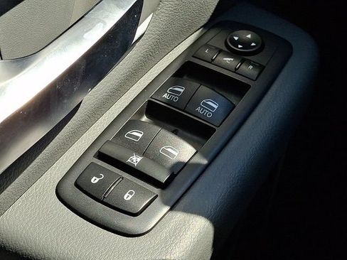 Used 2019 RAM 1500 Big Horn AWD/4WD image 30