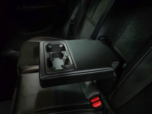 Used 2020 Volvo XC40 T4 R-Design w/ Protection Package Premier image 18