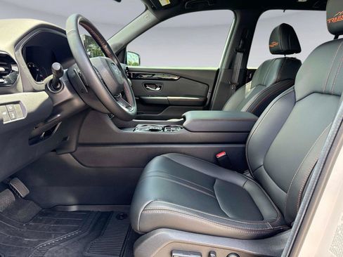 Certified 2025 Honda Pilot TrailSport image 21