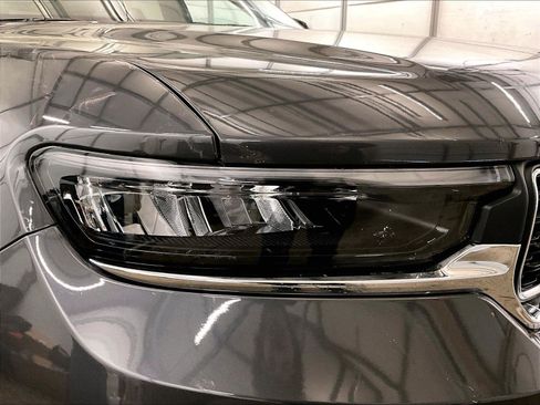 Used 2025 Jeep Grand Cherokee Laredo X w/ Luxury Tech Group I AWD/4WD image 27