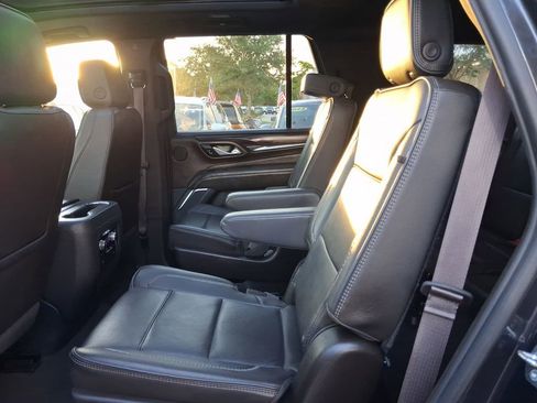 Used 2023 GMC Yukon Denali RWD image 8