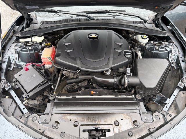 Used 2021 Chevrolet Camaro LT RWD image 29