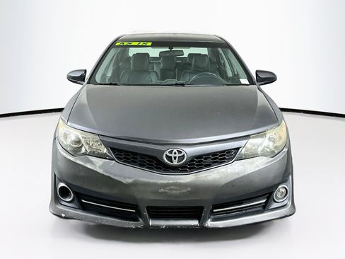 Used 2012 Toyota Camry SE FWD image 2