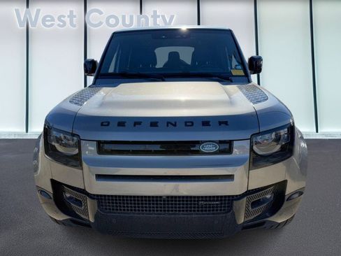 Used 2023 Land Rover Defender 130 X-Dynamic SE image 10