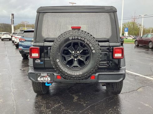 Used 2023 Jeep Wrangler Unlimited w/ Cold Weather Group AWD/4WD image 8