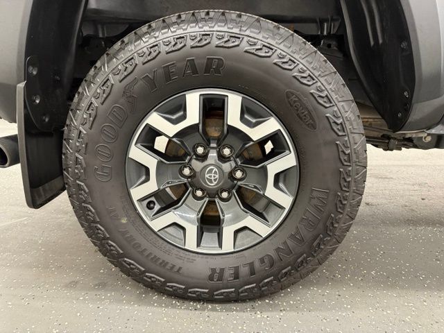 Used 2023 Toyota Tacoma TRD Off-Road AWD/4WD image 21