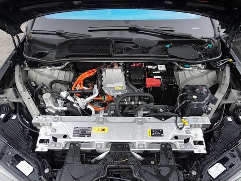 Used 2024 BMW iX xDrive50 w/ Premium Package image 27