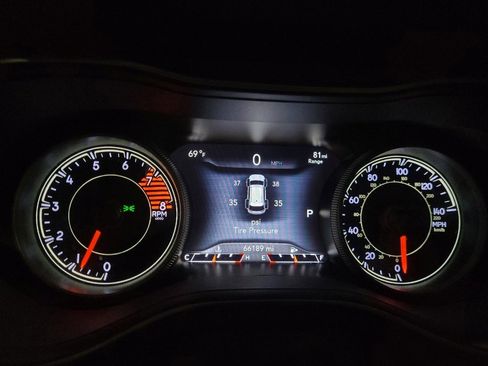 Used 2019 Jeep Cherokee Limited image 23