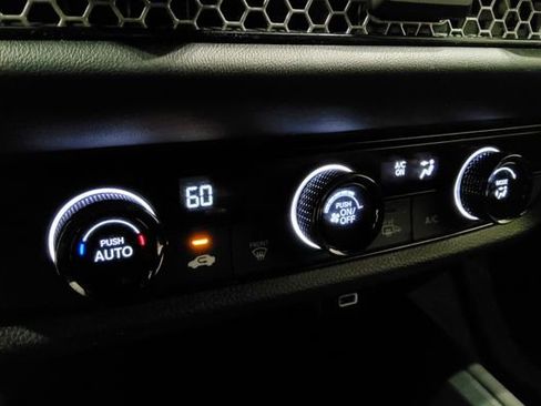 Certified 2025 Honda HR-V Sport image 26