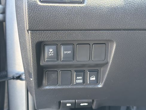 Used 2014 Nissan Rogue SV AWD/4WD image 16